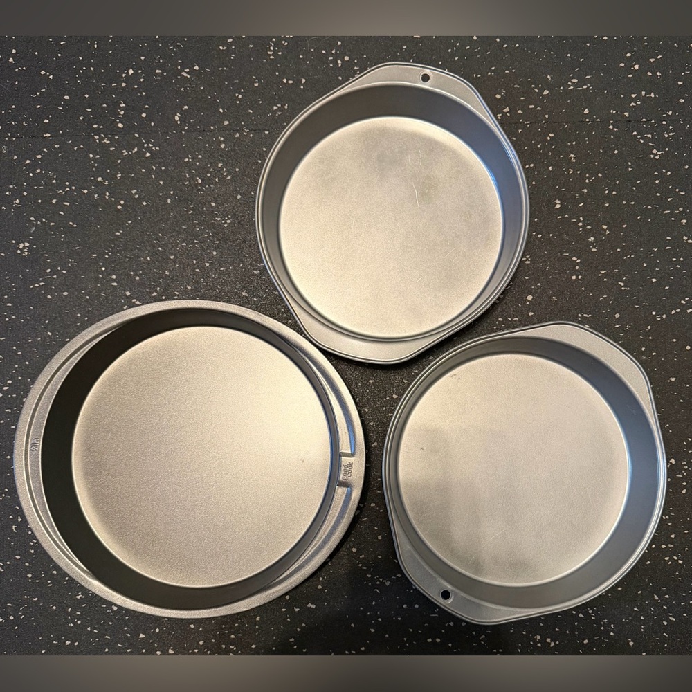 Round Baking Pans - Set of 3